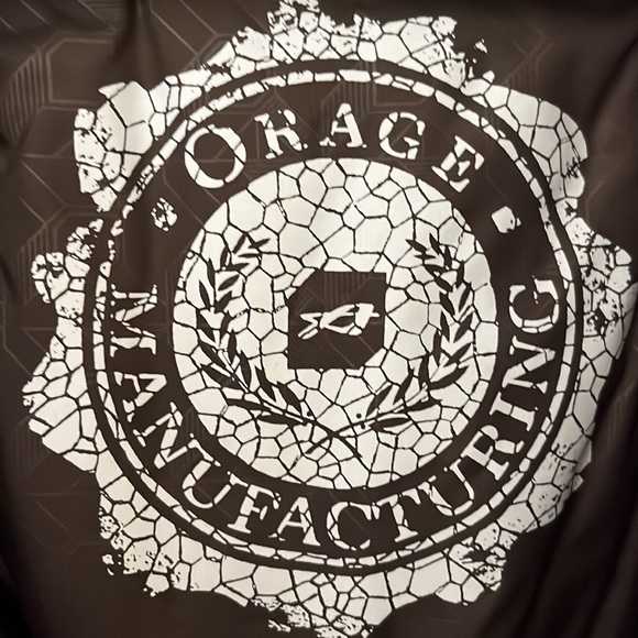 Winter coat with removable hood inside pockets. Venting underarms Great looking - Picture 4 of 9